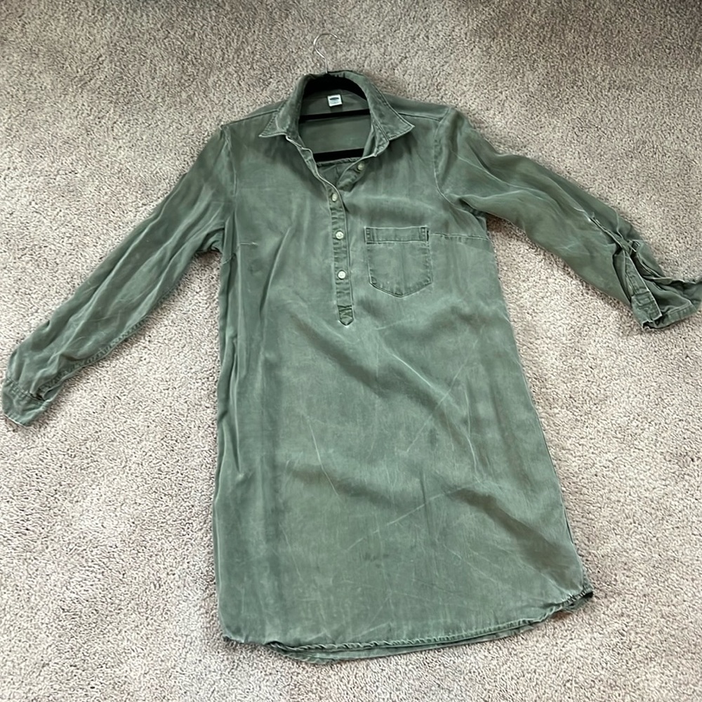 Green shift dress